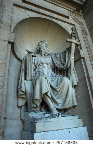 Paris, France-jul 23, 2018: Saint Paul The Apostle, Statue On The Portal Of The Saint Sulpice Church