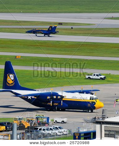 PENSACOLA - AUGUST 27: USA Navy blå engel kæmpe Demonstration Team udfører August 27, 