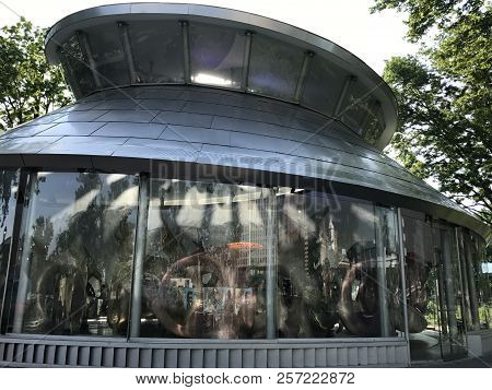 New York, Ny - Jun 9: The Seaglass Carousel At The Battery Park In New York, As Seen On Jun 9, 2018.