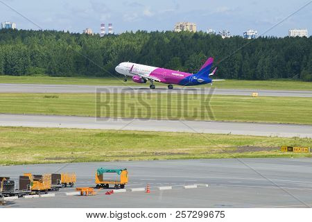 Saint Petersburg, Russia - June 20, 2018: The Airbus Airbus A321-231 (ha-lxw) Of Wizz Air Airline Ta