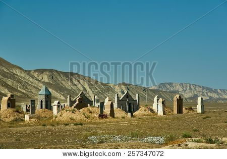 Naryn River Valley, Ancient Cemetery