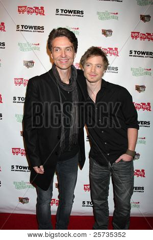 LOS ANGELES - NOV 22: Richard Marx, søn på 2011 Hollywood Parade julekoncert på Universal