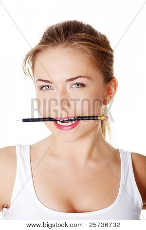 Teen student dziewczyna z pancil w ustach