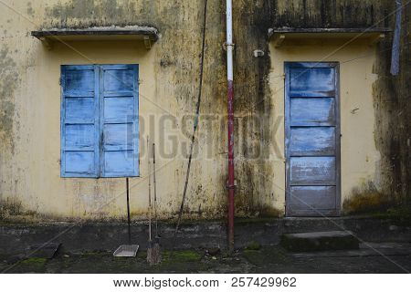 A Building On The Site Of The Divine Storehouse Within The Tieu To Mieu Temple Complex  In The Imper