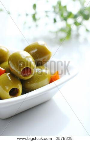 Vihreät oliivit luvalla