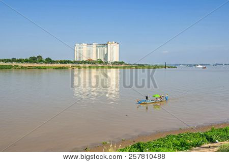 Phnom Penh, Cambodia - April 9, 2018: View From The Preah Sisowath Quay And From The Riverside Park 