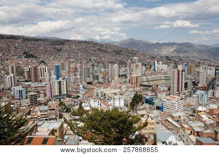 High Altitude City Of La Paz - Bolivia