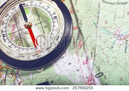 Compass Retro Style