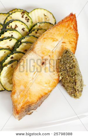 fisk med grøntsager