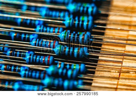 Many New Resistors Stay Together In Close-ups