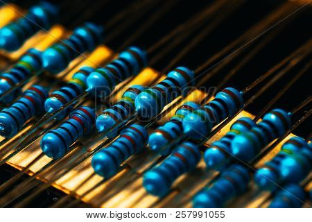 Many New Resistors Stay Together In Close-ups