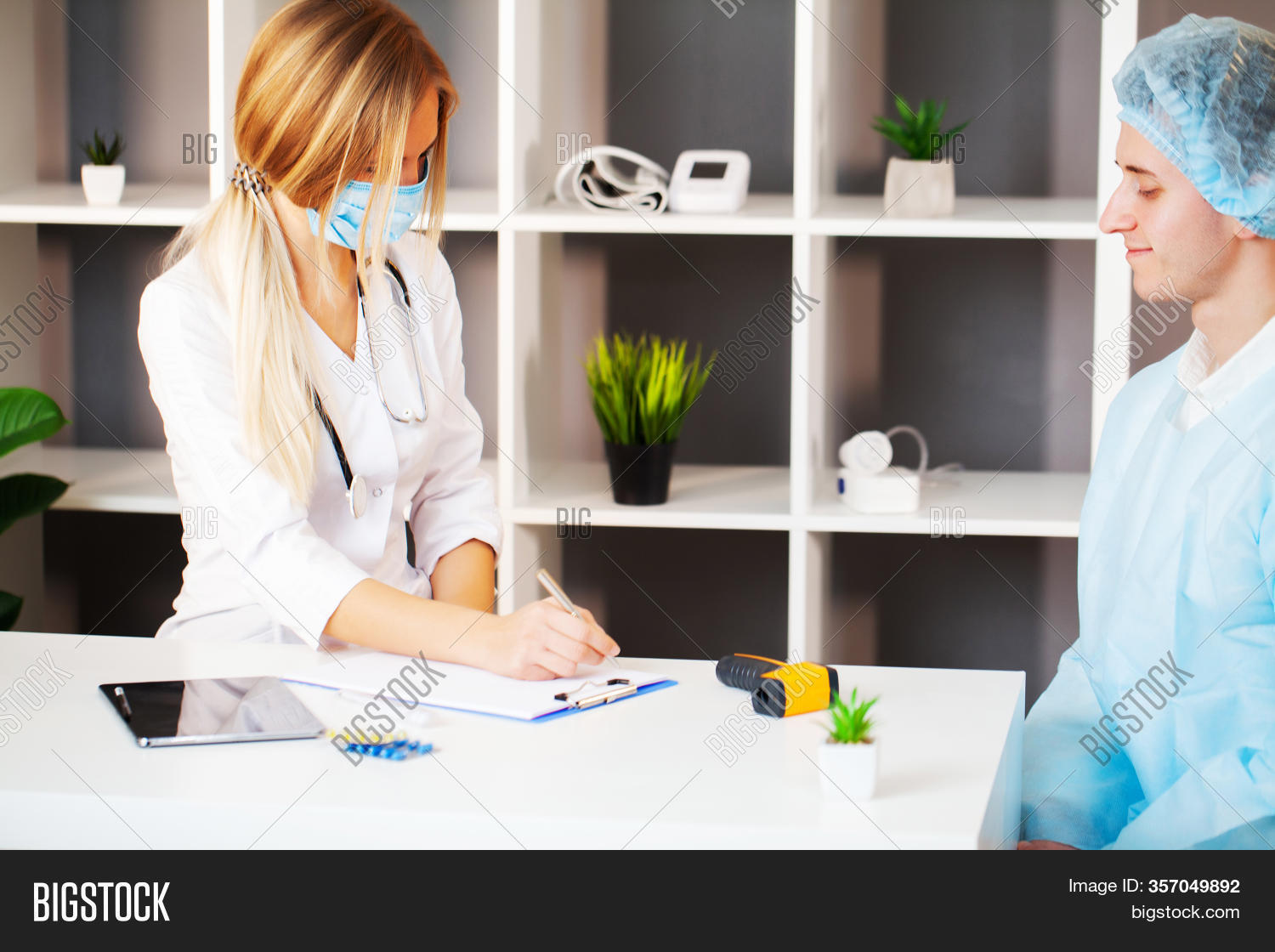 Doctor Measures Image &amp; Photo (Free Trial) | Bigstock