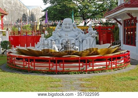 Bulacan, Ph - Oct. 16: Cherubin Gardens Buddha And Children Statues On October 16, 2015 In Meycauaya