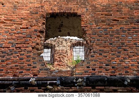 Huge Ruins Of The Old Brick Ragnit (ragaine)  Castle In Neman (former Ragnit, Or Ragaine), Kaliningr
