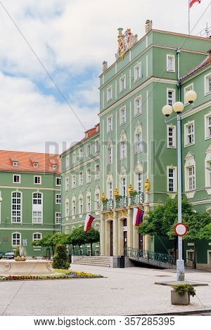 Szczecin, Poland, June 2018 Green Buildings Of Stettin City Council With Fountains And Flower Decora