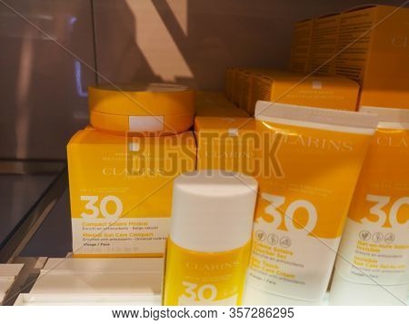 Sun Fluid For Face Clarins Fluide Solaire Mineral Visage Spf 30 In Perfumery And Cosmetics Store On 
