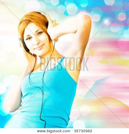 bella donna sessuale in cuffie