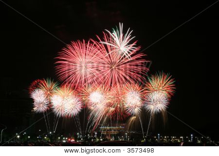 カラフルな花火