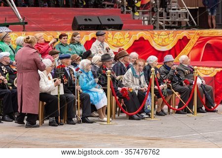Anapa, Russia - May 9, 2019: Anapa Veterans At The May 9 Victory Parade On The Theater Square In Ana