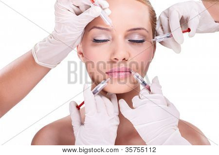 Surgeons พลาสติกให้ฉีด