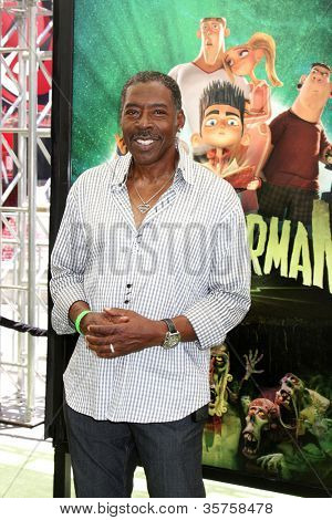 LOS ANGELES - 5 agosto: Ernie Hudson arriva alla Premiere di 