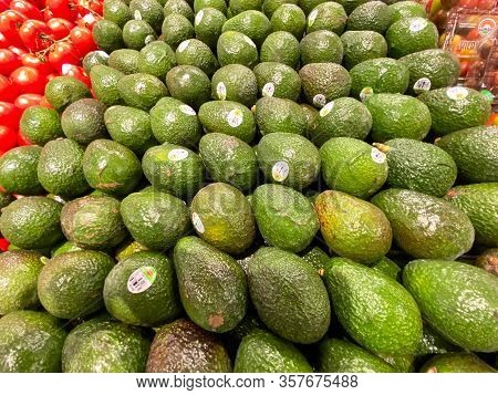 Orlando,fl/usa - 3/4/20:  Avocados In The Fresh Produce Aisle Of A Publix Grocery Store Ready To Be 