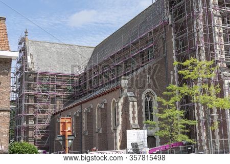 Sint Gillis Waas, Belgium, 16 August 2019 The Side Of The Sant'egidio Church Fully In Scaffolding