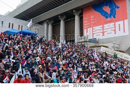 Seoul, South Koera - Oct 25, 2019: Protesters In Seoul Denouncing The Government Decision To Give Up