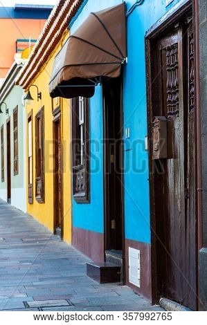 Old Charmant Houses In Los Llanos De Aridane, Tropical La Palma Island, Canary, Spain In Winter