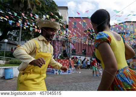 Couple Dancing Lining