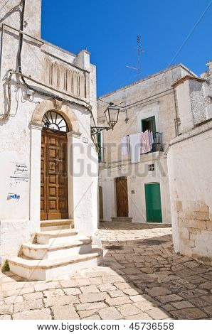Vicolo. Ceglie Messapica. Puglia. Italia.