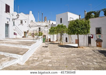 Vicolo. Ceglie Messapica. Puglia. Italia.