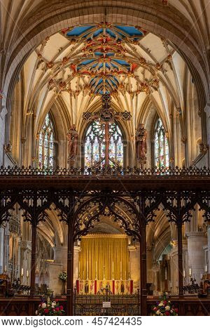 Tewkesbury.gloucestershire.united Kingdom.june 2nd 2022.view Of The Inside Of Tewkesbury Abbey In Gl
