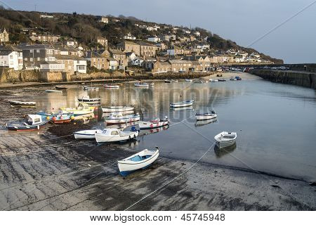 A hagyományos korni halászati falu és kikötő Cornwall Anglia