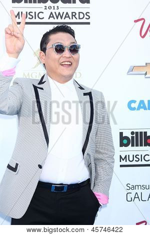LOS ANGELES - 19 maj: Psy ankommer på Billboard Music Awards 2013 på MGM Grand Garden Arena