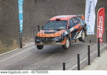 Kocaeli, Turkey - December 26, 2021: Bugra Can Kilic Drives Mitsubishi Lancer Evo Ix Of Evofone Rall