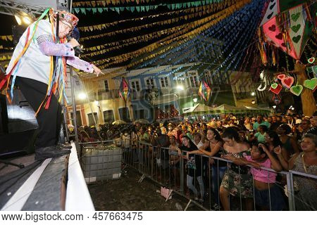 Salvador, Bahia, Brazil - June 26, 2022: Singer Val Macambira Performs In Pelourinho During A Party 