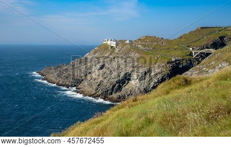 Mizen Head Signal Station With Dramatic Rocky Coastline In The Atlantic Ocean . County Cork, Ireland