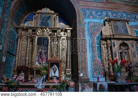 Teotitlan Del Valle, Oaxaca, Mexico- May 23, 2022: Altarpieces At The Interior Of Preciosa Sangre De