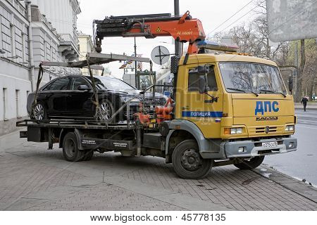 Wrecker ที่เอารถถูก Parked