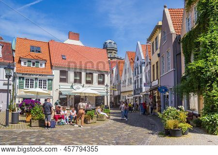 Bremen, Germany - May 18, 2022: Little Square In The Schnoor Neighbourhood Of Bremen, Germany