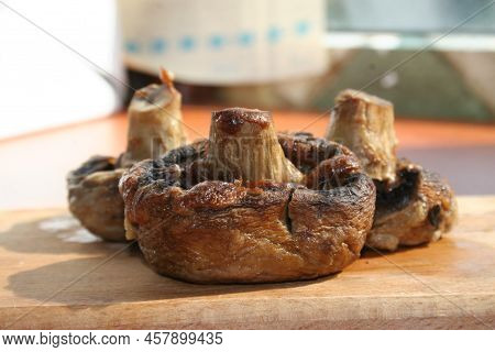 Mushrooms Baked With Cheese. Ingredients: 450 G Of Mushrooms, 100-150 G Of Hard Cheese, 3-4 Cloves O