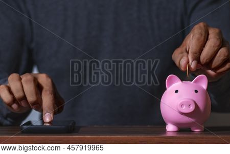 Online Banking And Internet Banking Savings Concept, Online Investment Savings, Online Stock Investo