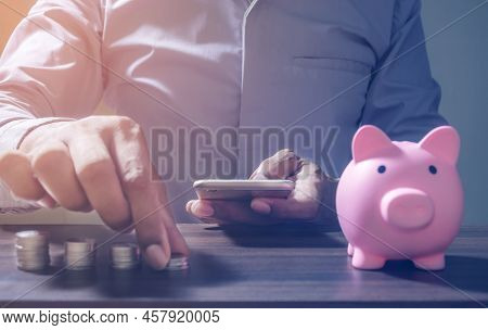 Online Banking Savings Concept, Online Investment Savings, Online Stock Investors, Internet Financia