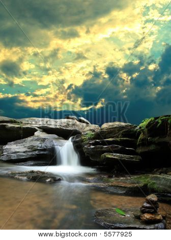 Cascade aux nuages