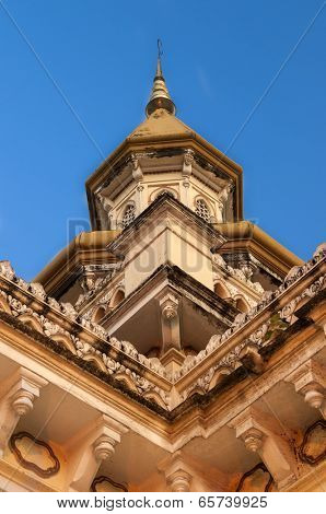 A Spanish mosque in India displaying wonderful architecture