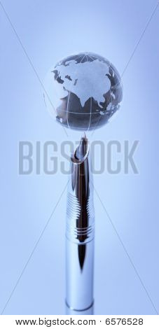 Crystal Globe uç dolma kalem, Tarih