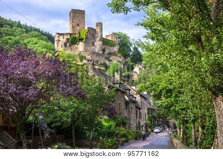 Belcastel - one of the most beautiful villages of France(Aveyron