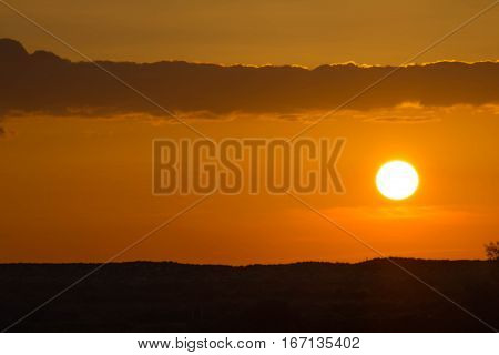 Por de Sol vista de campo no Algarve