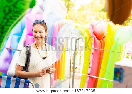 tourist looking to buy an inflatable matress